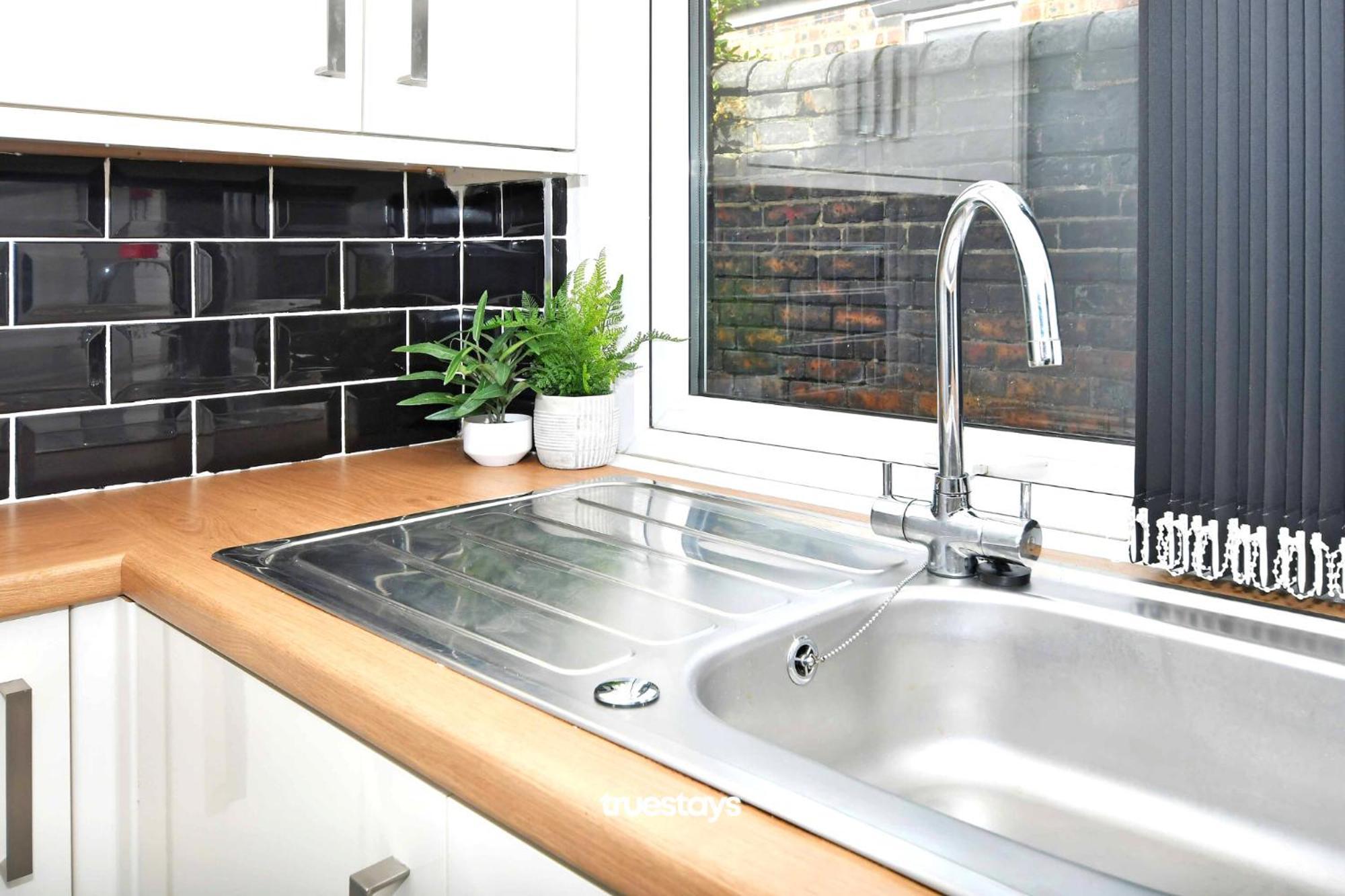Gilman House By Truestays - 4 Bedroom House In Stoke-On-Trent Etruria Extérieur photo